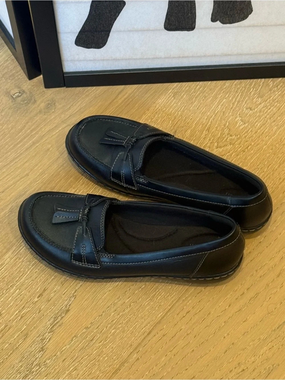 Clark’s Smart Black Loafers with Tassel - Picture 3 of 4